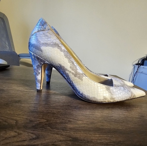J.Renee Luxe Women's Snakeskin US 8.5 - Picture 1 of 3